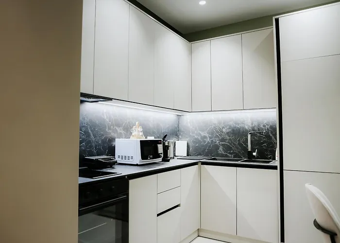 Elite * ティラナ