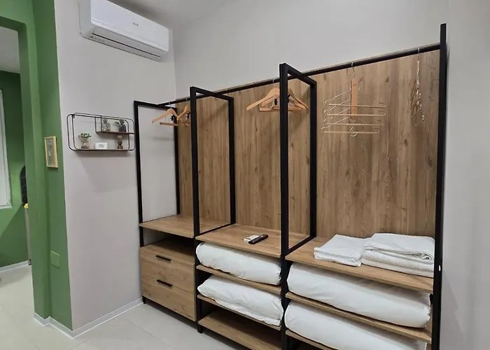 Elite * ティラナ